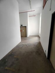 Gul Way (D22), Warehouse #532140661